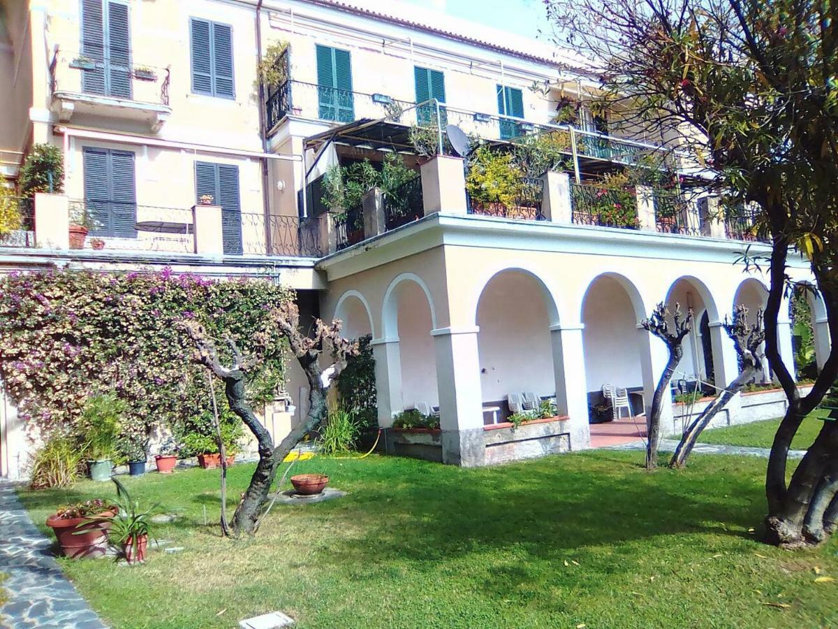 Lorenzo Apartment Levanto Luaran gambar